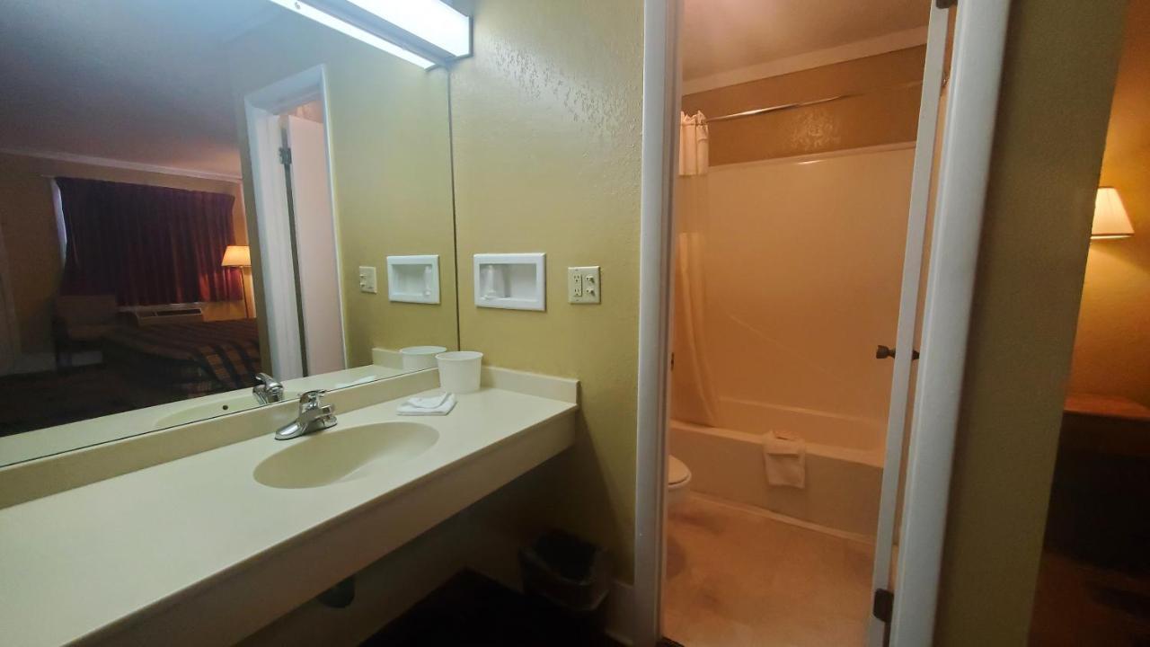 Americas Best Value Inn Kodak - Sevierville Exterior photo